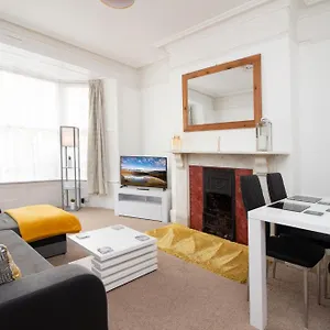  Apartment Raleigh Gf - Ground Floor 1 Bed Georgian Flat In The Centre Free Parking And Wifi