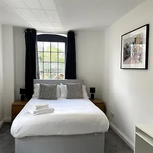  Apartment 2 The Courtyard - For Business, Leisure Or Relocation